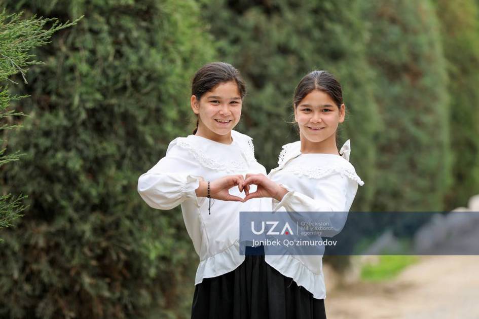 Как живут и учатся сиамские близнецы в Сурхандарье (фото)